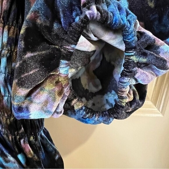 Urban Outfitter Patsy Smocked Velvet Floral Romper Size XS - Picture 6 of 13